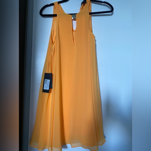 Marciano Dresses & Skirts - XS size Marciano dress. MIDI length.